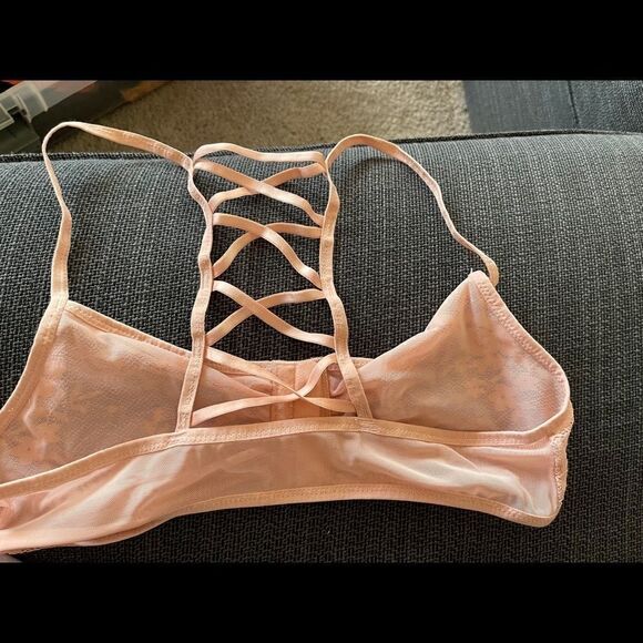 Pink/peach neutral lace colored bralette w hooks - Picture 2 of 2
